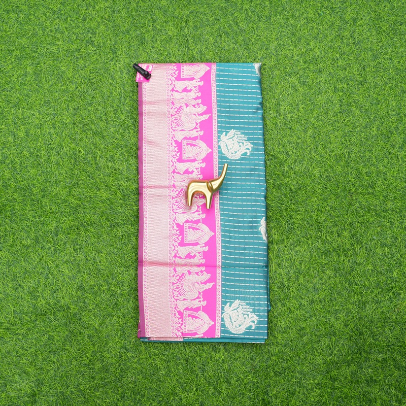 Sea Green and Pink Color Traditional Checks and Contrasting Border Fancy Saree